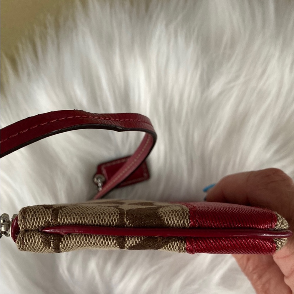 EUC Coach Red and Tan Wristlet with the iconic”C” Signature Monogram - Picture 8 of 10